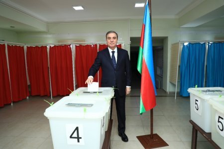 Gəncənin İnkişafında Niyazi Bayramovun Rolu: Gəncəlilərin Xidmətində Olan Lider